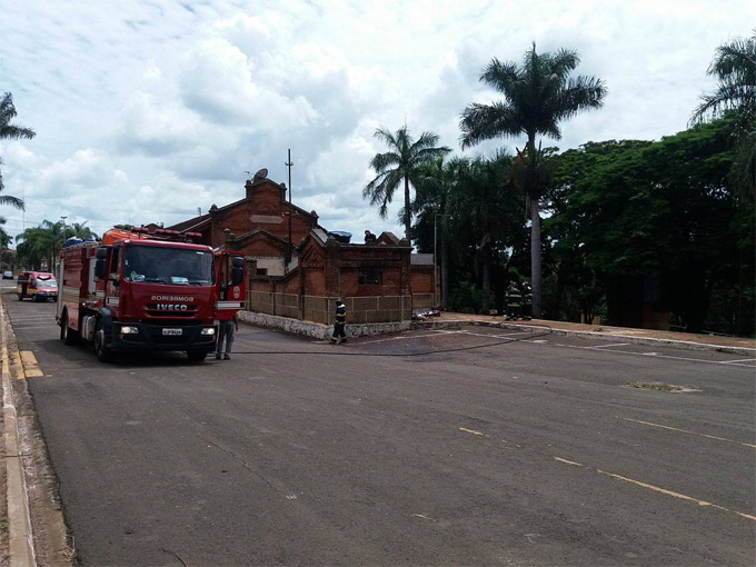 Incêndio destrói banheiro público em Orlândia