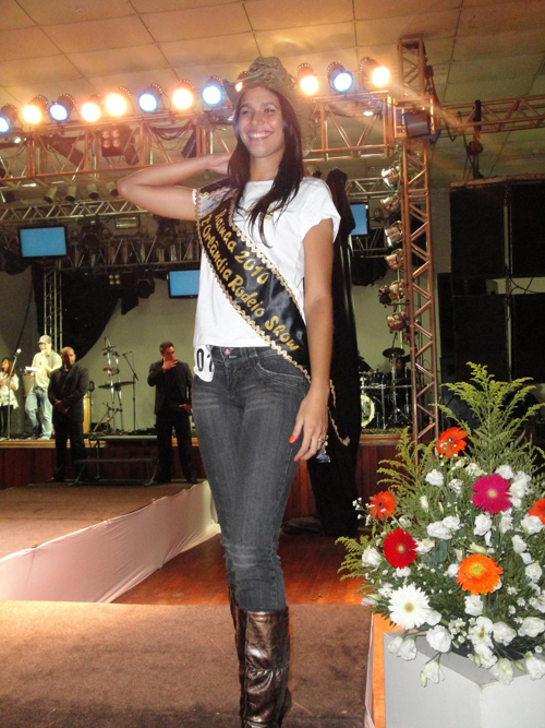 Anne Carolina dos Santos � Rainha do Rodeio de Orl�ndia 2010